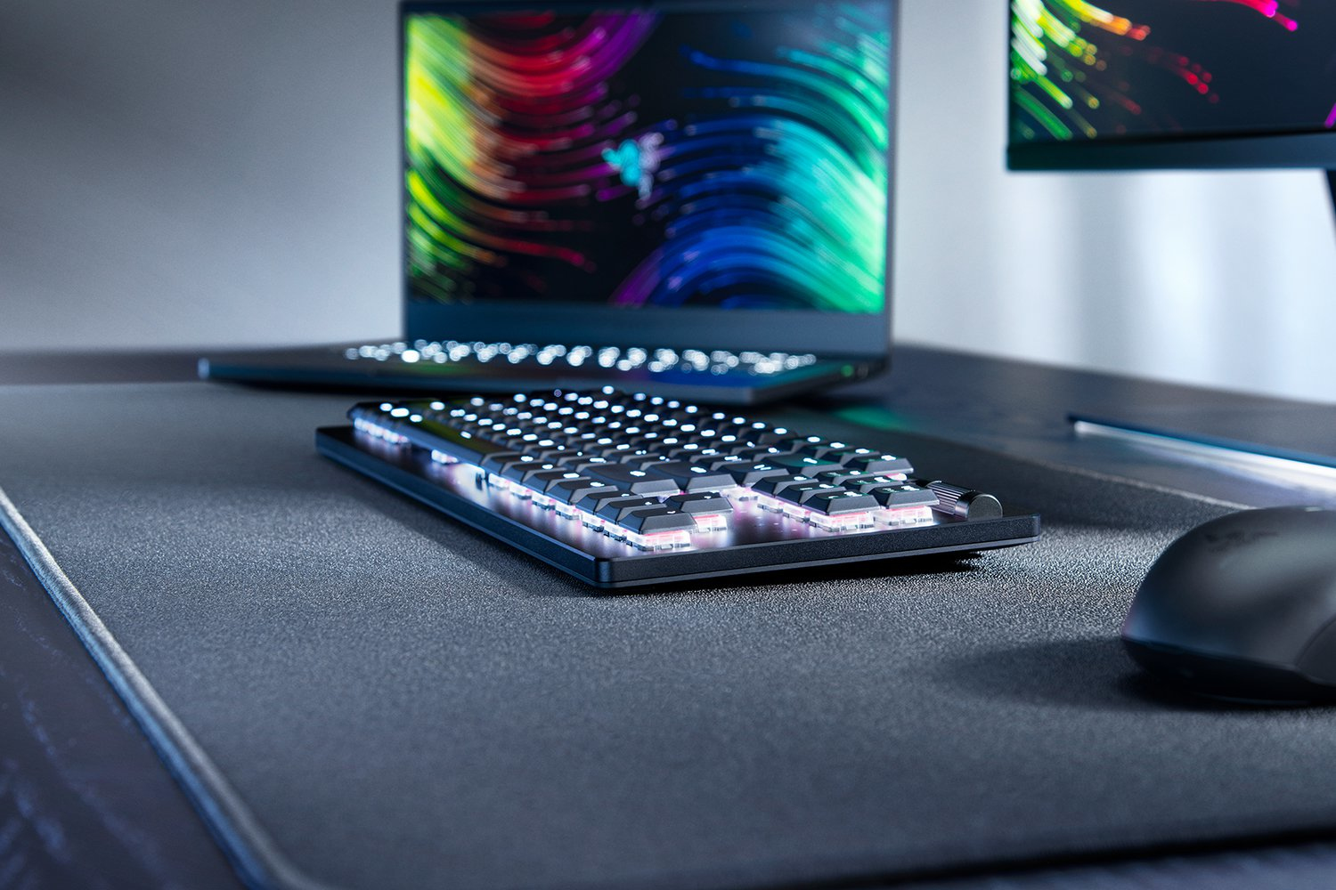Razer DeathStalker V2 Pro TKL Gaming Keyboard Dual Wireless Optical Red Switches RGB UK-Layout
